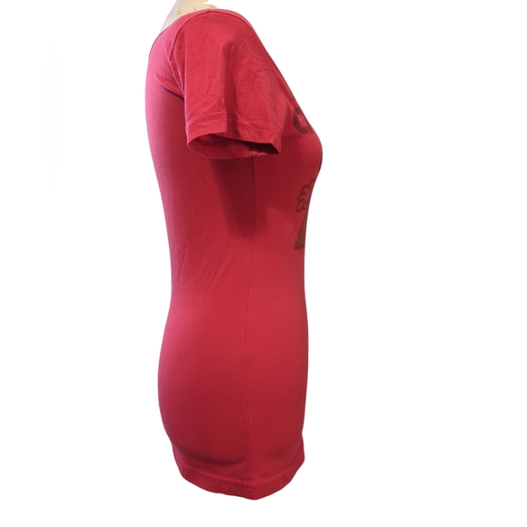 T-shirt does not have a tag it does not have a size I put measurements - Picture 3 of 3